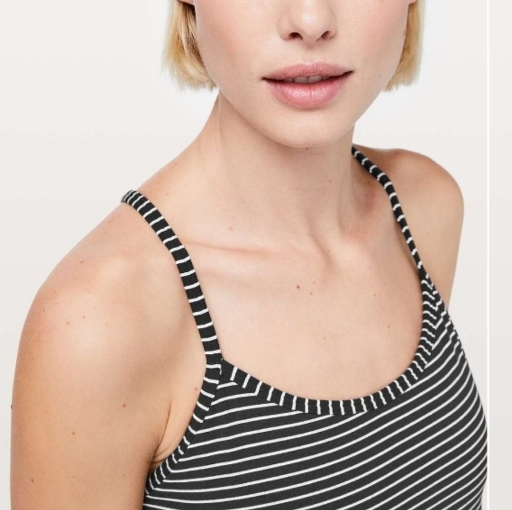 Lululemon • Black & White Mod Stripe Power Y Tank size 8 - Picture 3 of 8